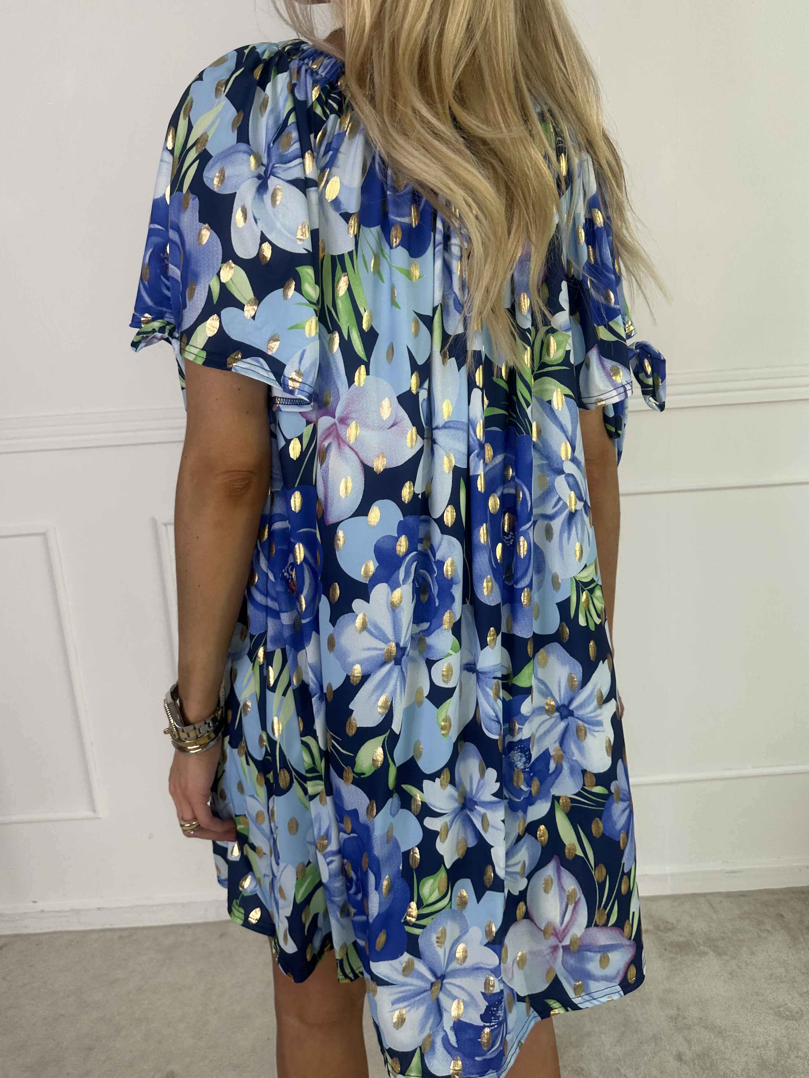 Sofia - Söt blommig klänning med resår i halsen